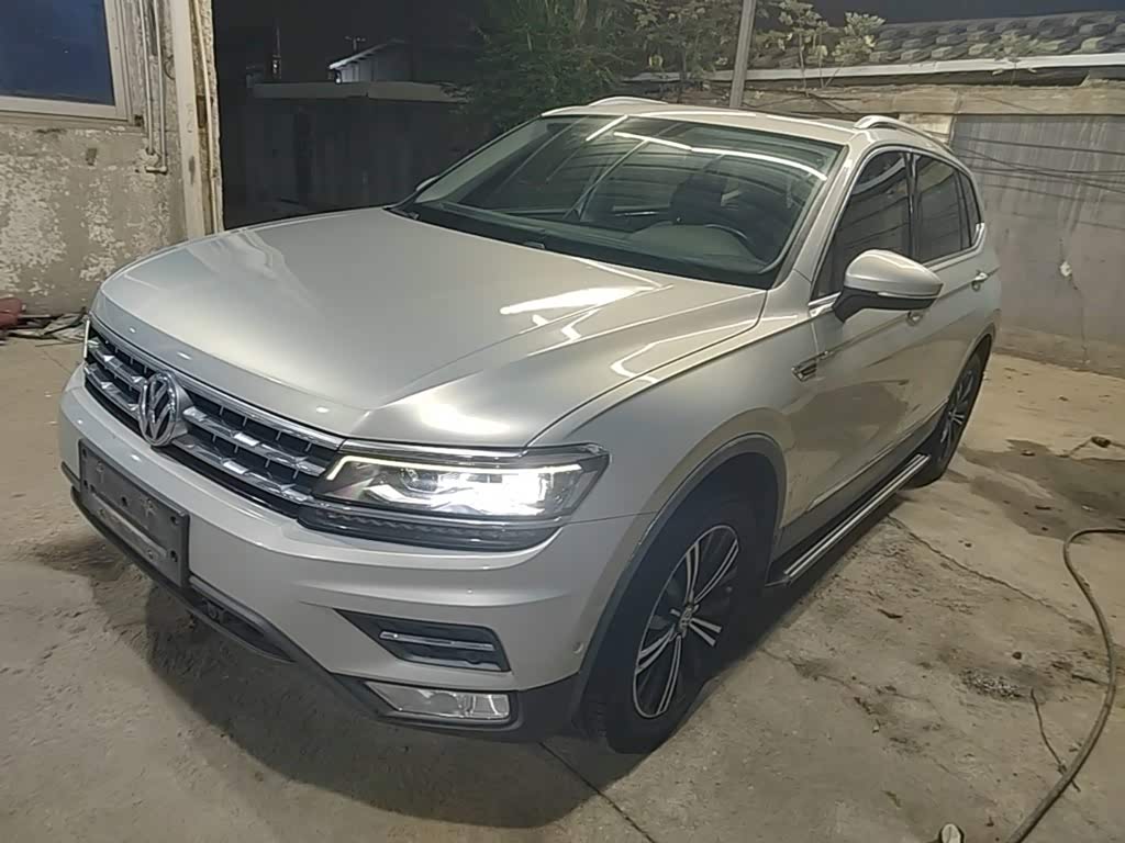 Tiguan L 2017 330TSI AT RWD Flagship