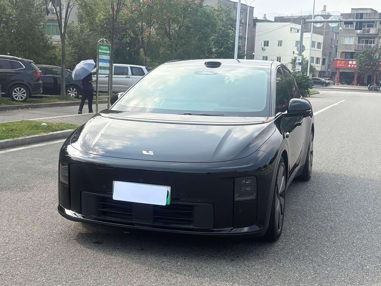i6 2025 AWD Standard