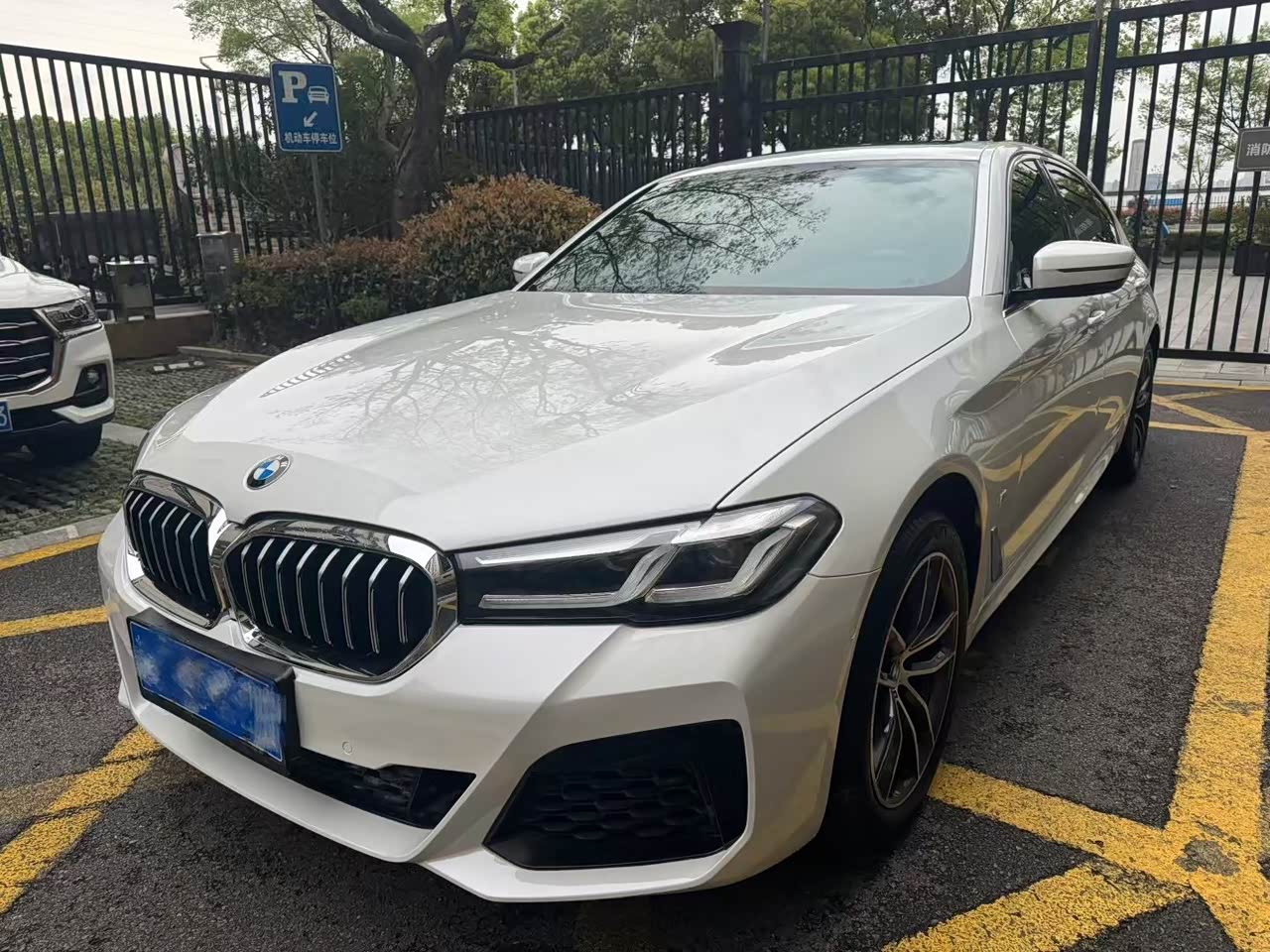5 Series 2022 525Li M Sport Package
