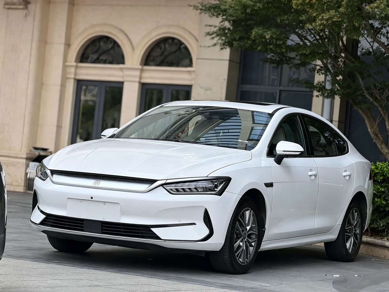 Qin PLUS 2023 Champion EV 420KM