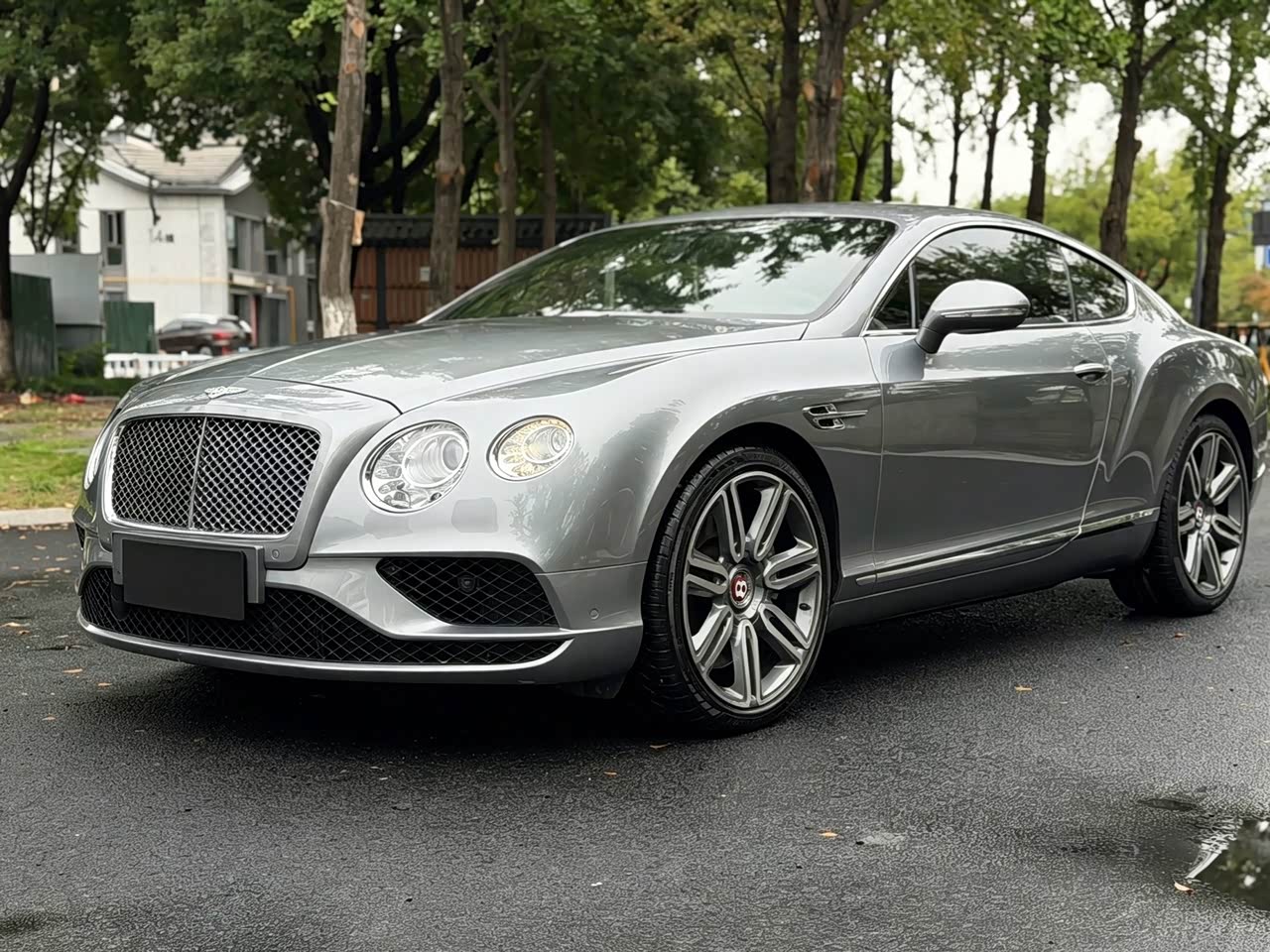 2016 4.0T GT V8 Standard