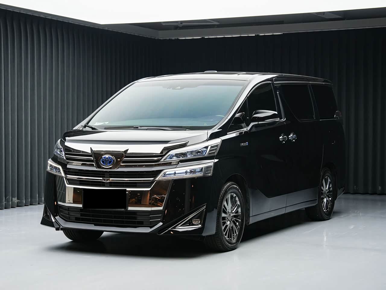 2019 Hybrid 2.5L HV Premium