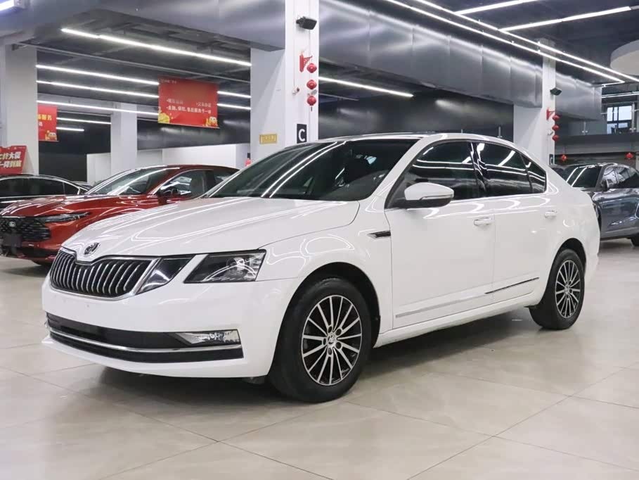 Octavia 2018 TSI230 DSG Luxury