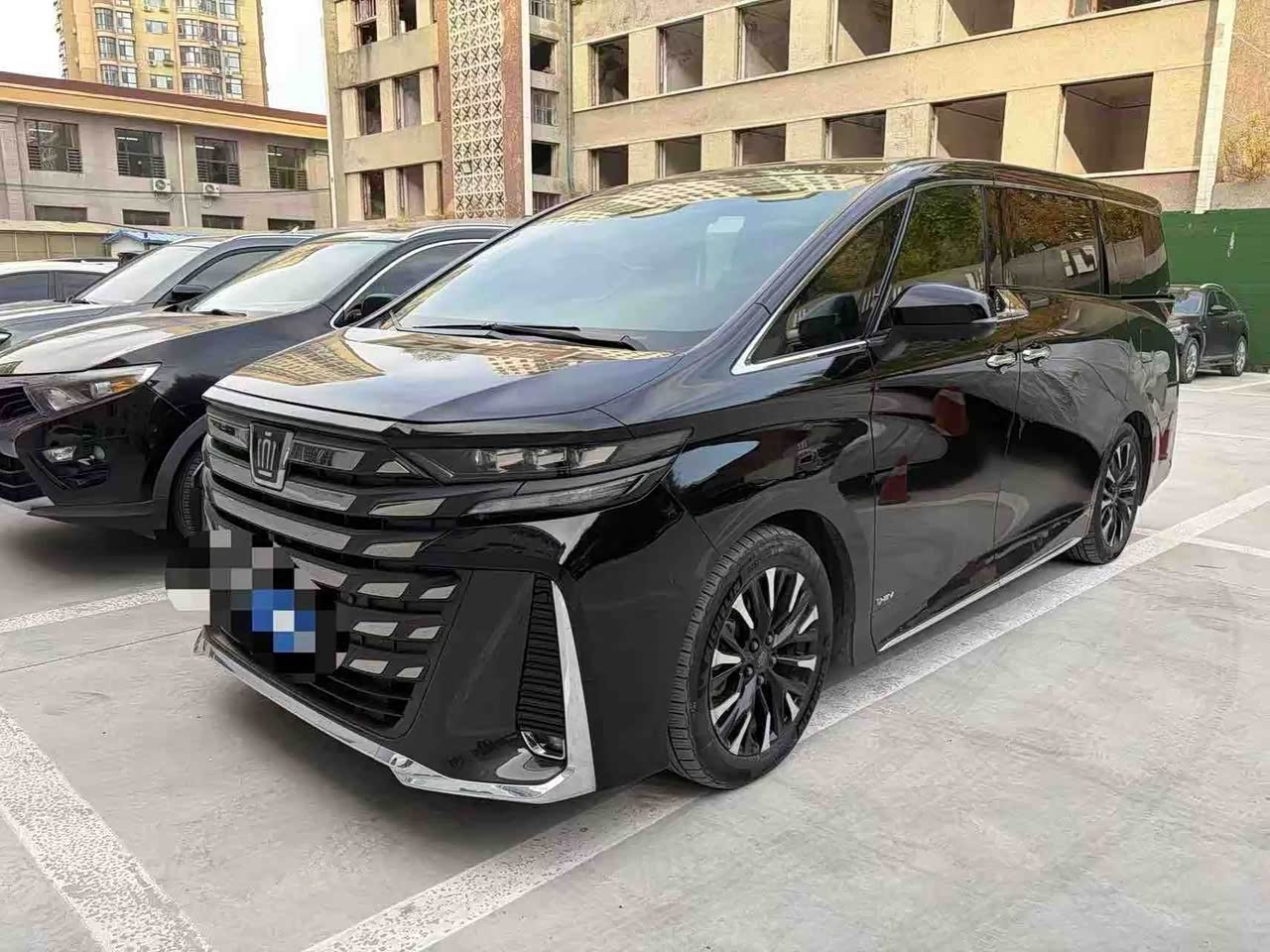 2024 Crown Hybrid 2.5L Supreme