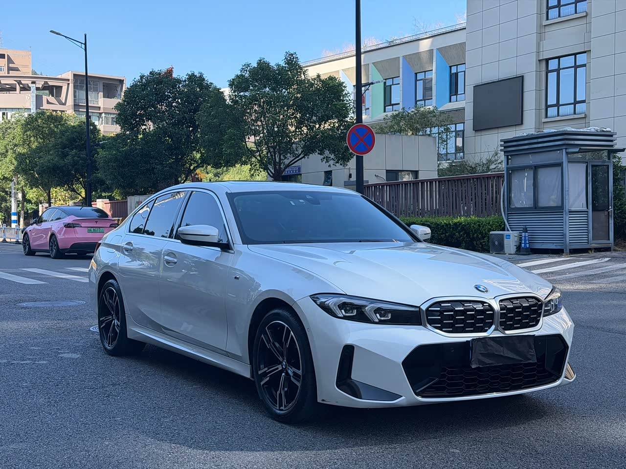 3 Series 2023 325i M Sport Package