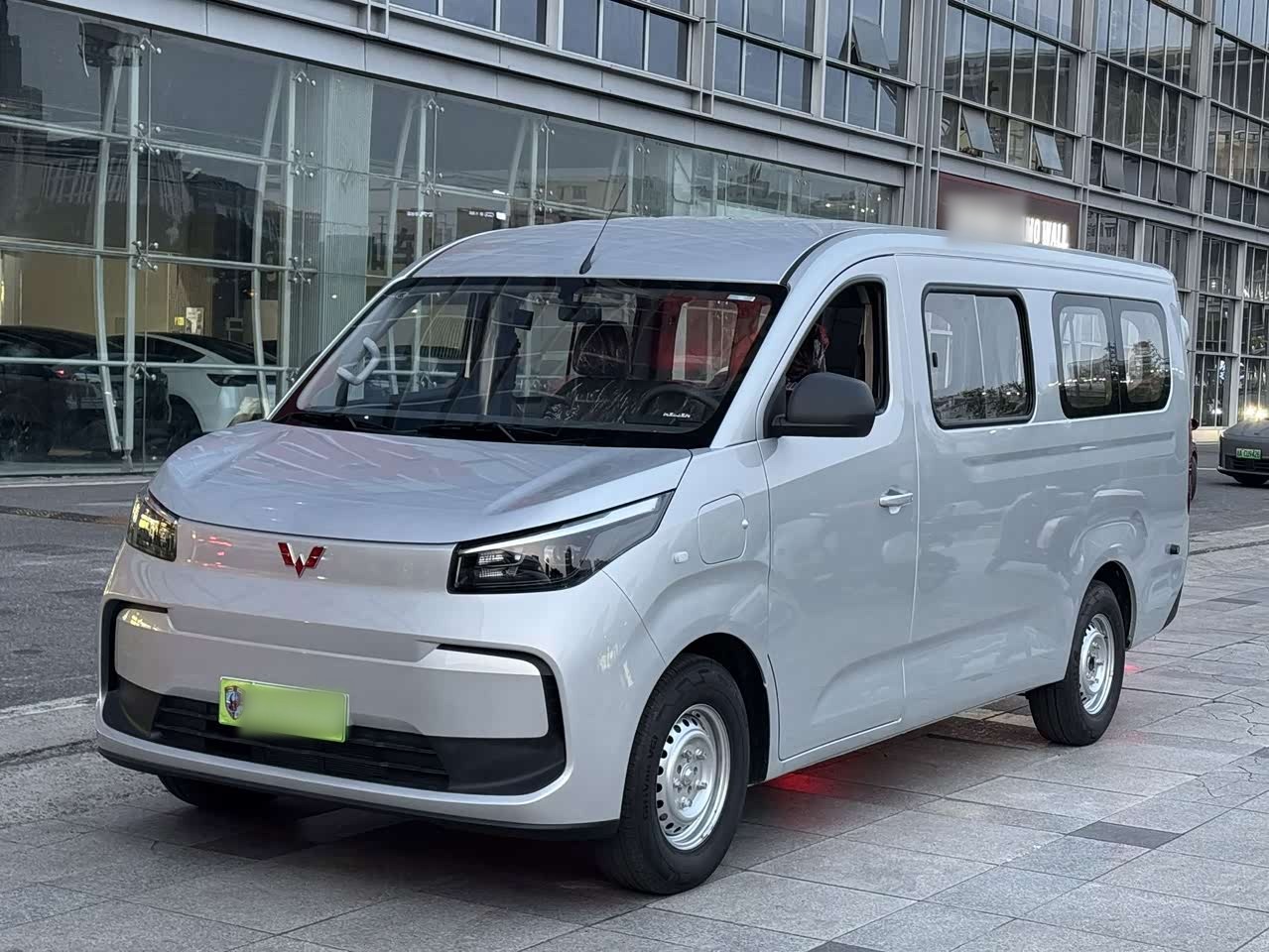 Pro 2026 405km EV Bus 6-Seater