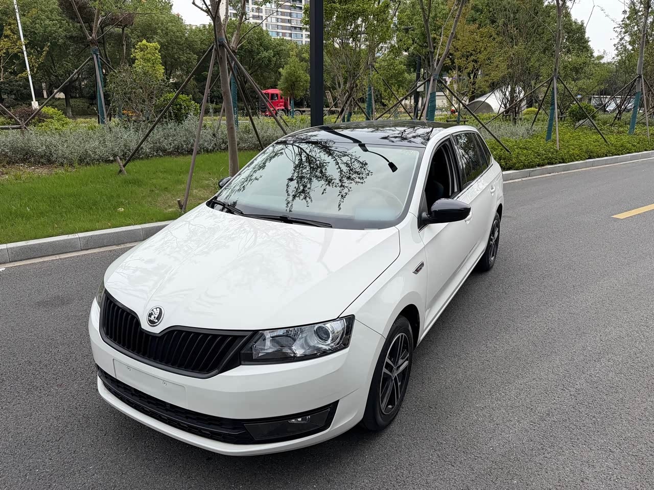 Rapid Spaceback 2016 Facelift 1.6L AT