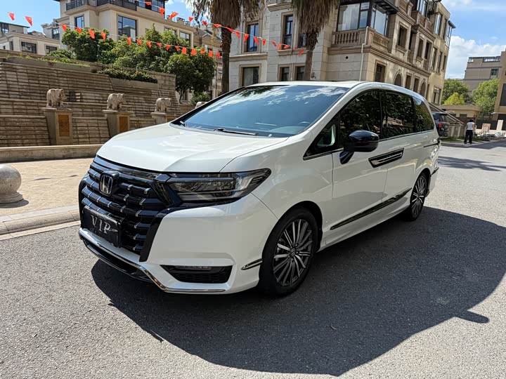 Elysion 2022 2.0L e:HEV Luxury