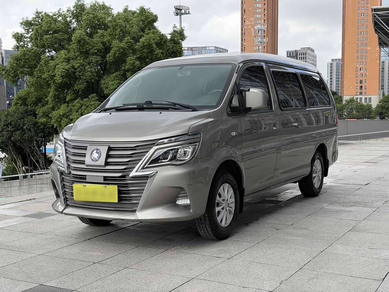 Lingzhi EV 2022 Comfort 7-Seater