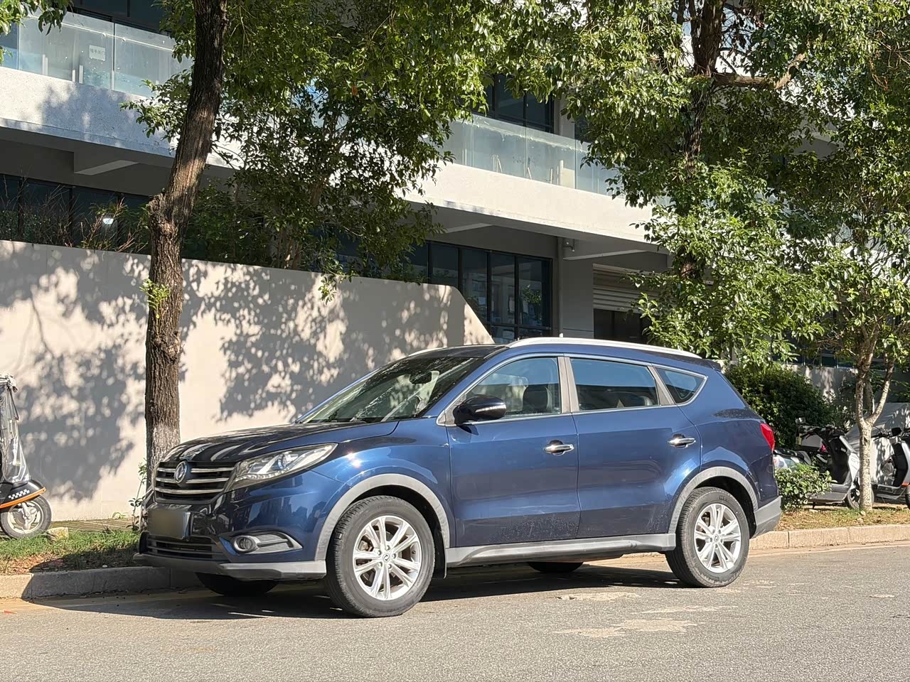 Fengon 580 2018 1.8L MT Comfort