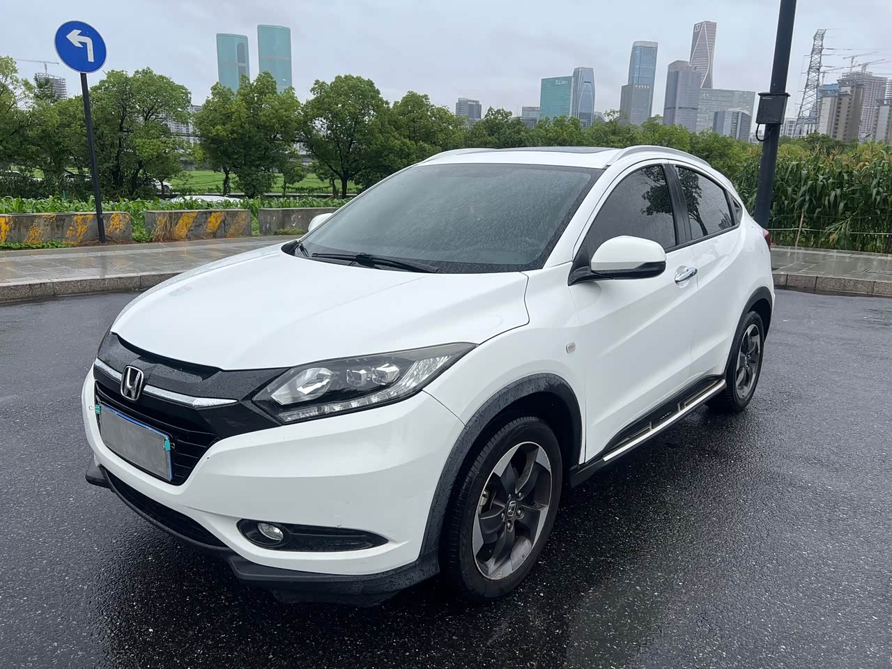 Vezel 2017 1.8L CVT RWD Pioneer