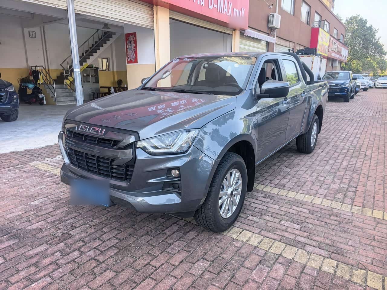 D-MAX 2023 2.5T AT RWD Diesel Flagship Long Wheelbase