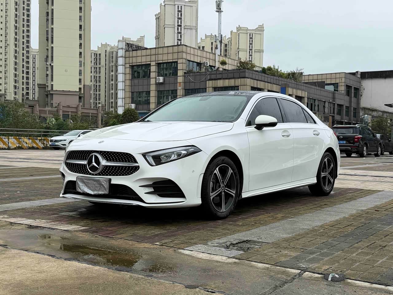 A-Class 2023 A 200 L Fashion