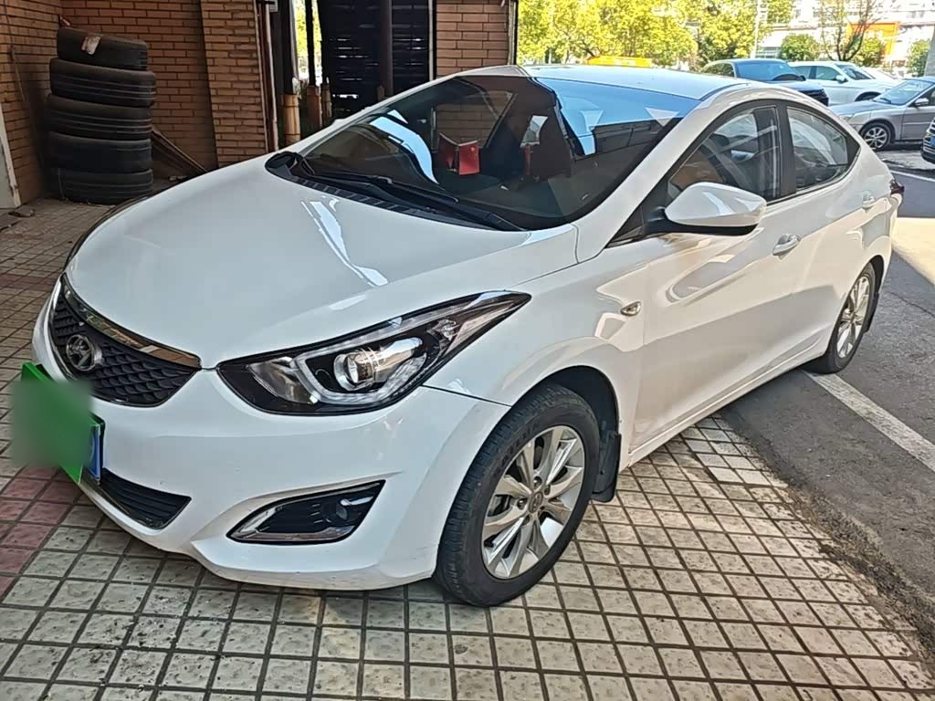 Elantra 2016 1.6L AT Smart