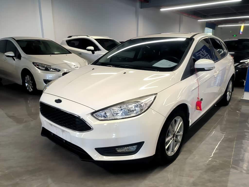 Focus 2018 Hatchback Classic 1.6L AT Fashion