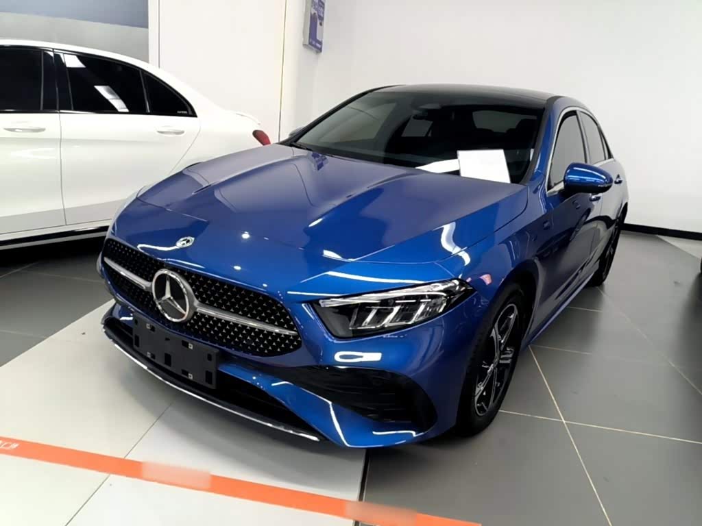 A-Class 2023 A 200 L Fashion