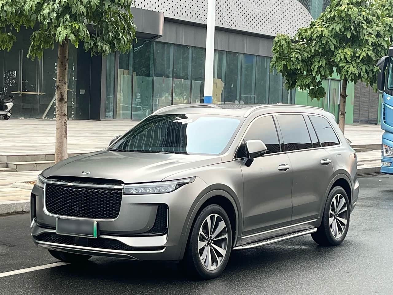 ONE 2020 EREV 6-Seater