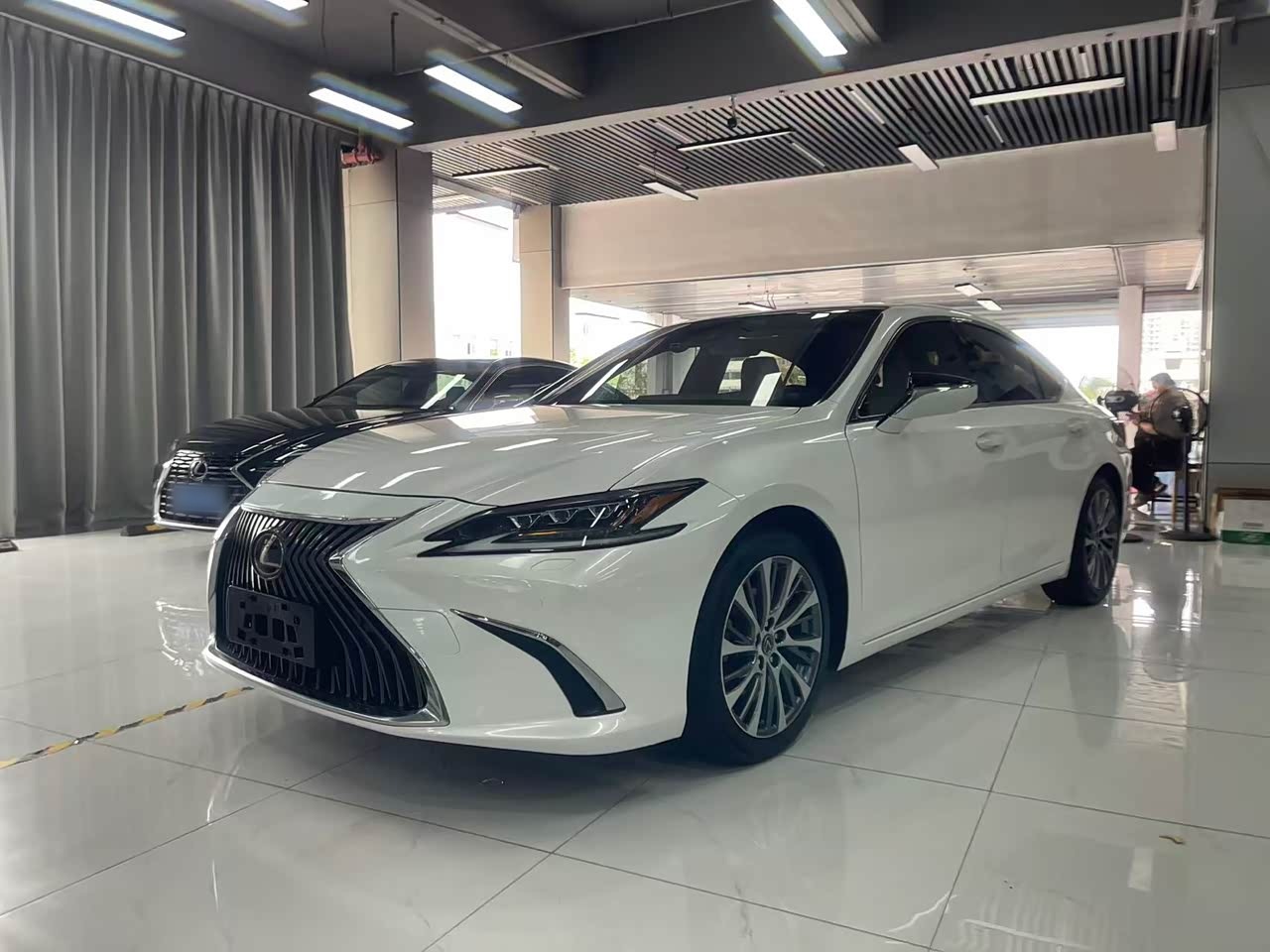 ES 2018 260 Exclusive China V