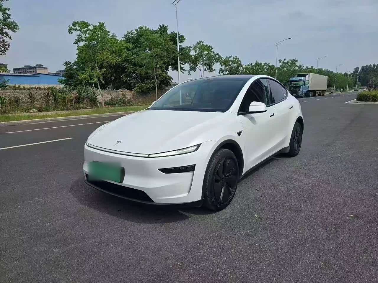 Model Y 2025 RWD