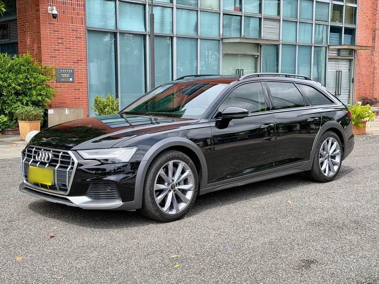 A6 Imported 2025 allroad quattro Explorer 55 TFSI Exclusive Off-road