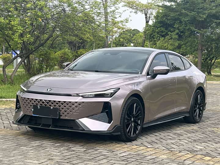 UNI-V 2024 1.5T Premium Sport