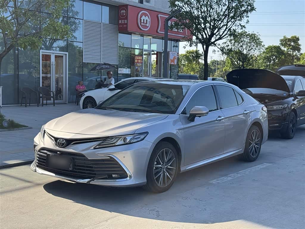 Camry 2023 2.5G Luxury
