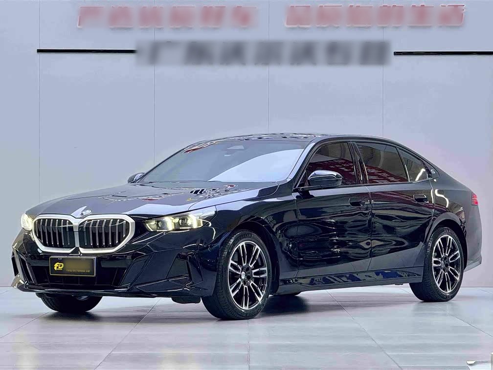 5 Series 2025 530Li Leading M Sport Package