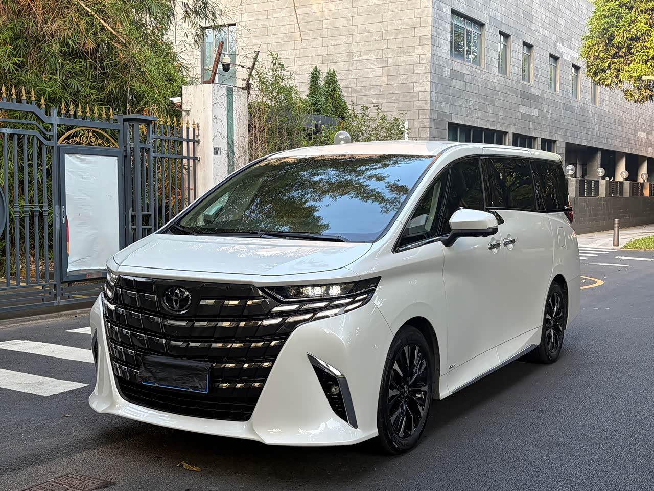 Alphard 2024 Hybrid 2.5L Exclusive