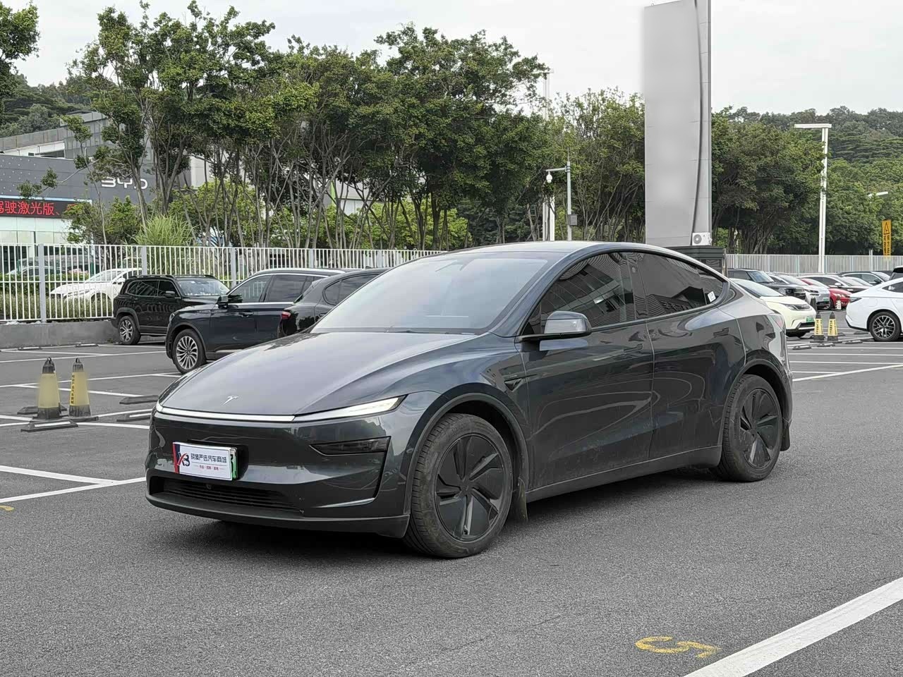 Model Y 2025 Long Range AWD Launch Edition