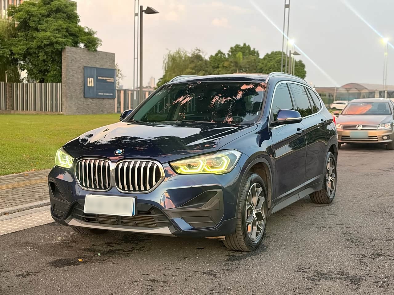 X1 2020 sDrive25Li Leading