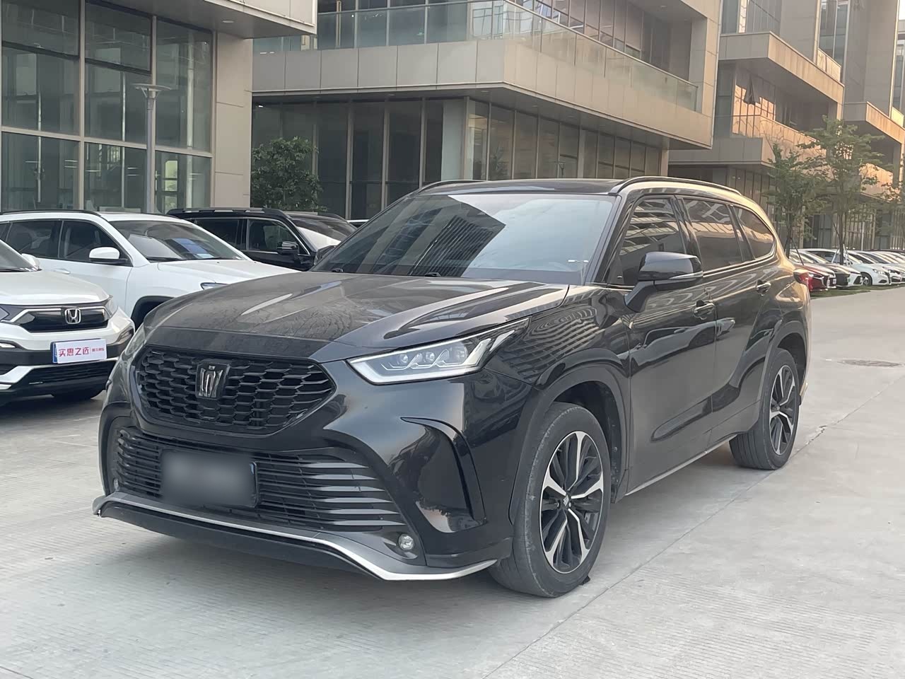 Crown 2022 2.0T AWD Energetic