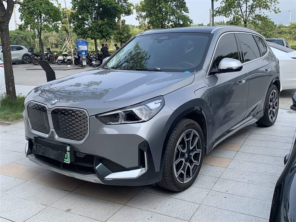 iX1 2023 xDrive30L X Design Package