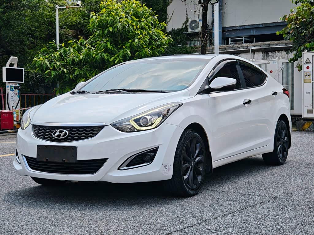 Elantra 2015 1.6L AT Leading