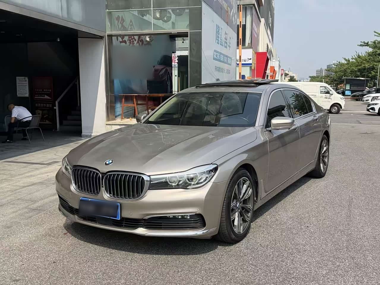 7 Series 2017 730Li Luxury