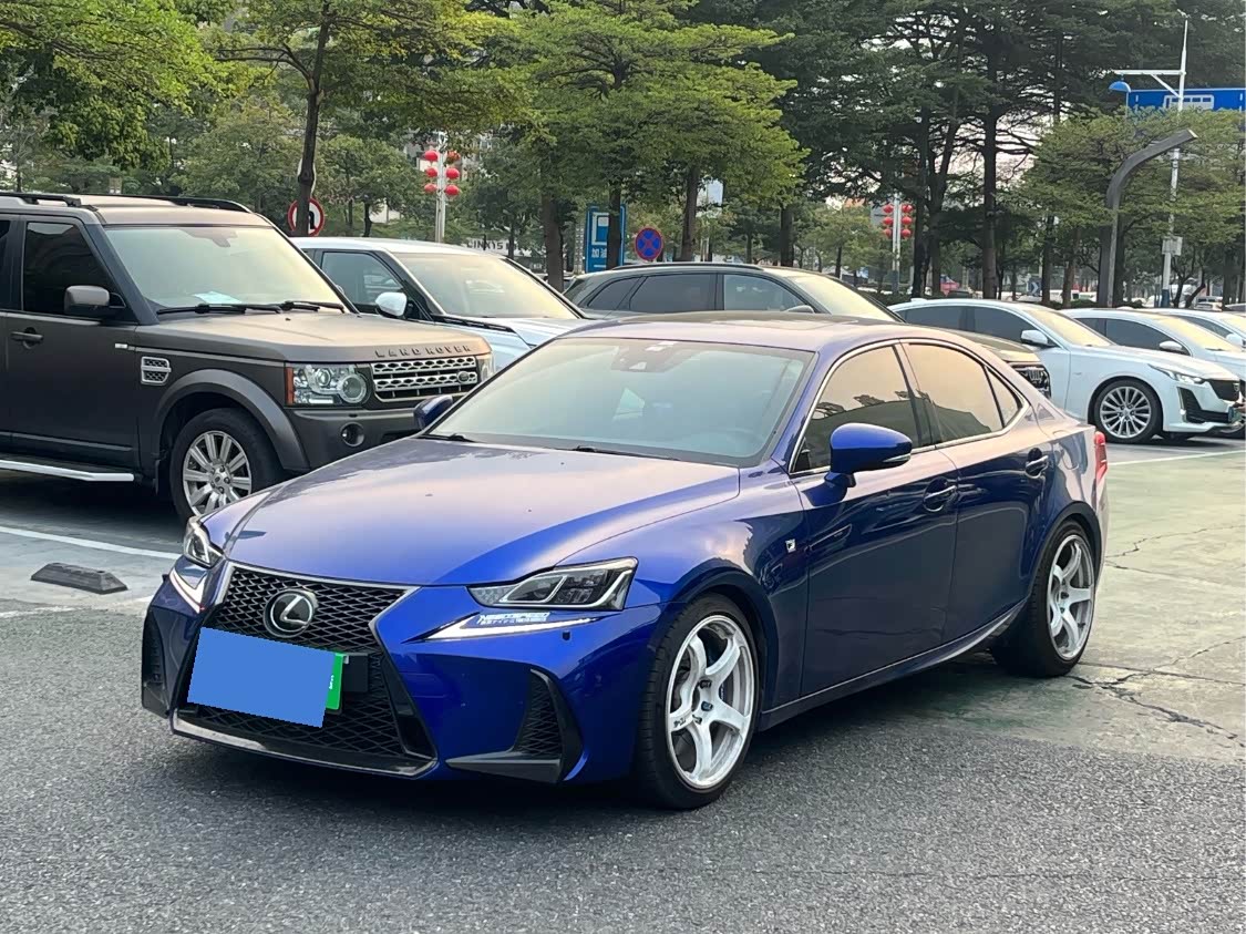 IS 2017 300 F SPORT
