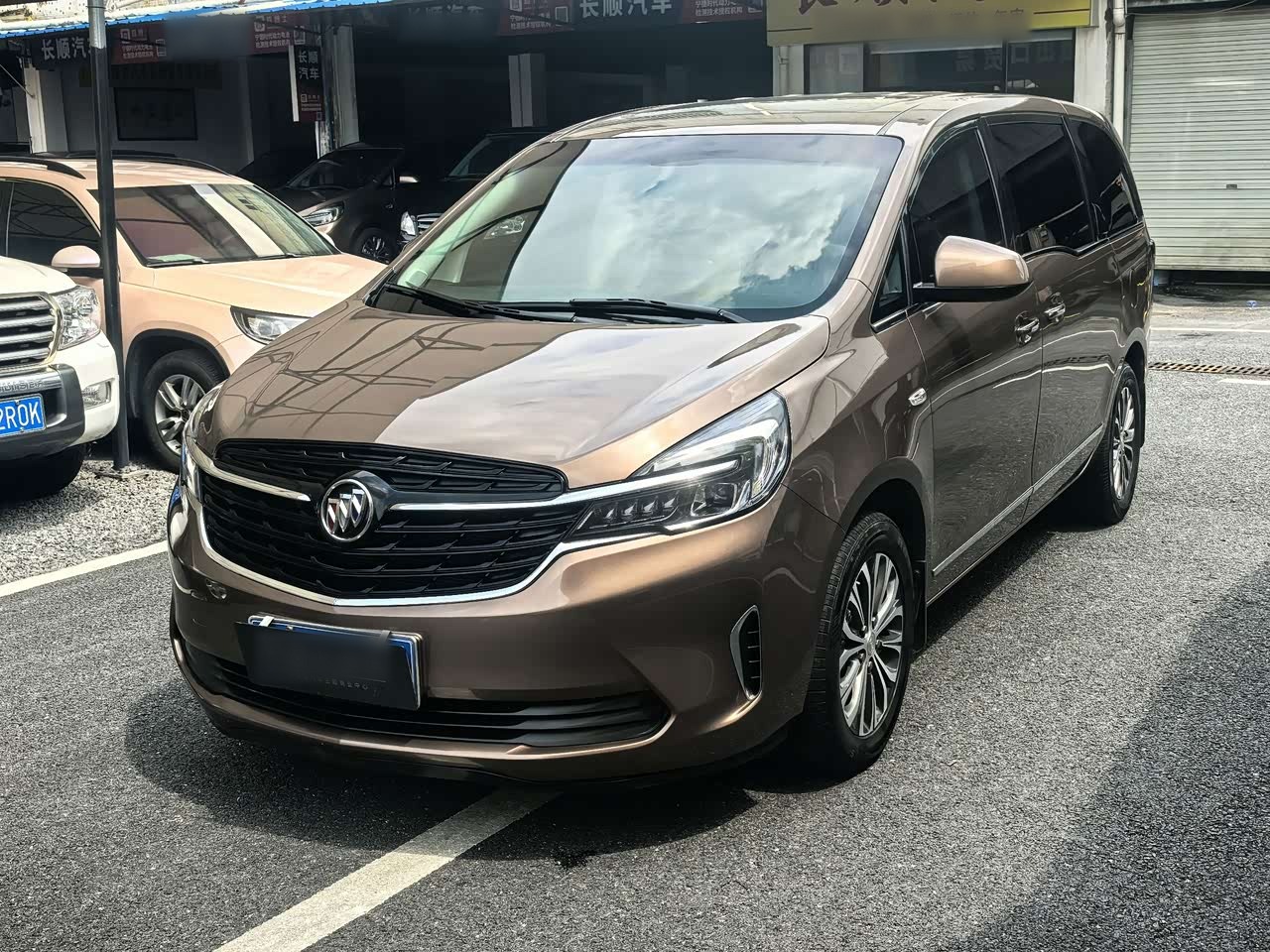 GL8 2022 652T Luxury