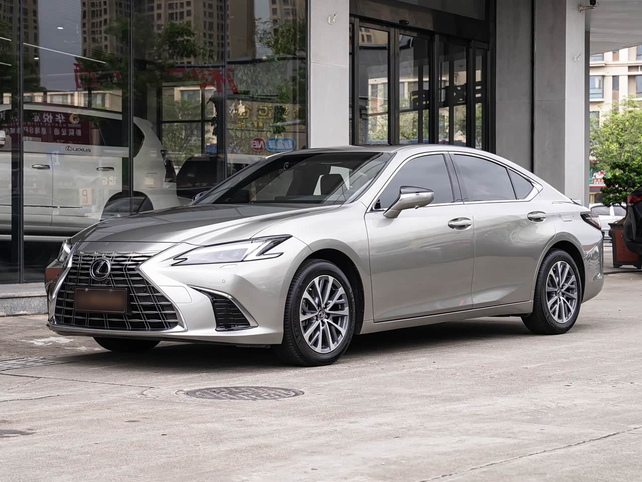 ES 2025 300h Exclusive