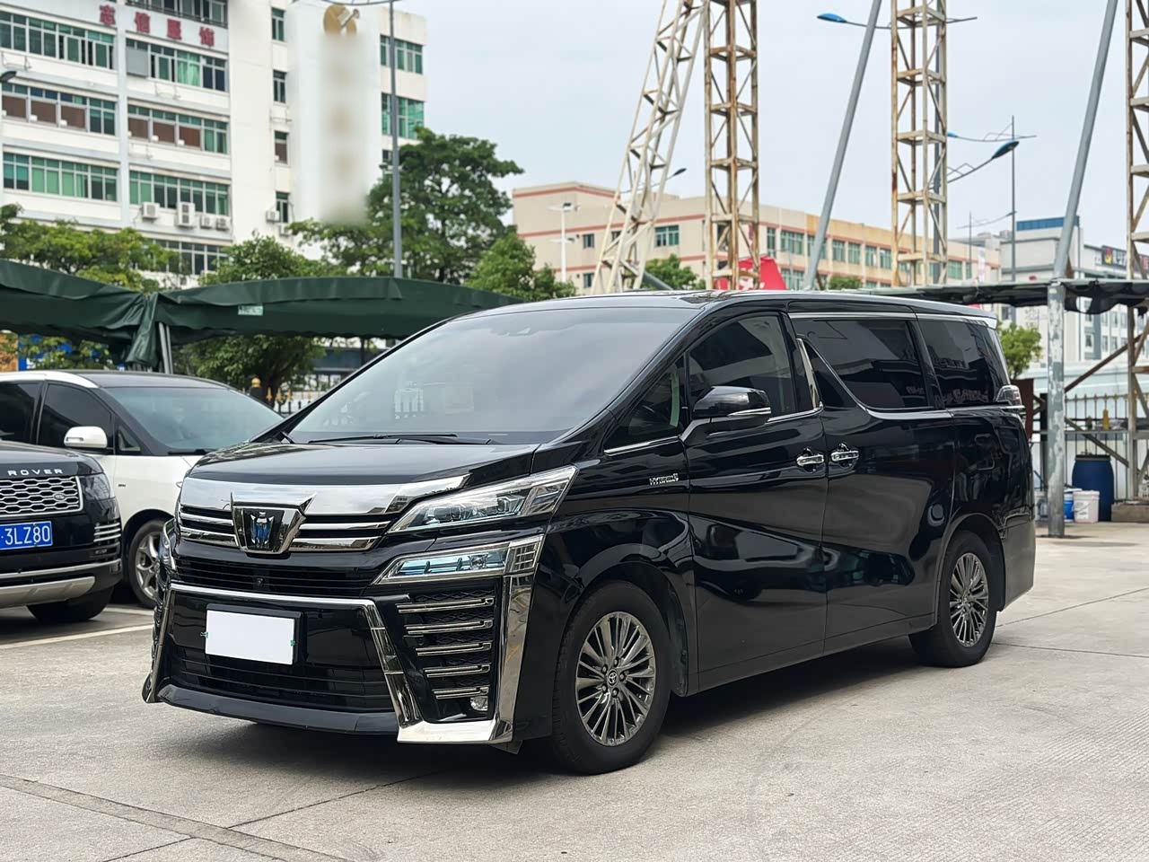 2021 Crown Hybrid 2.5L HV Luxury