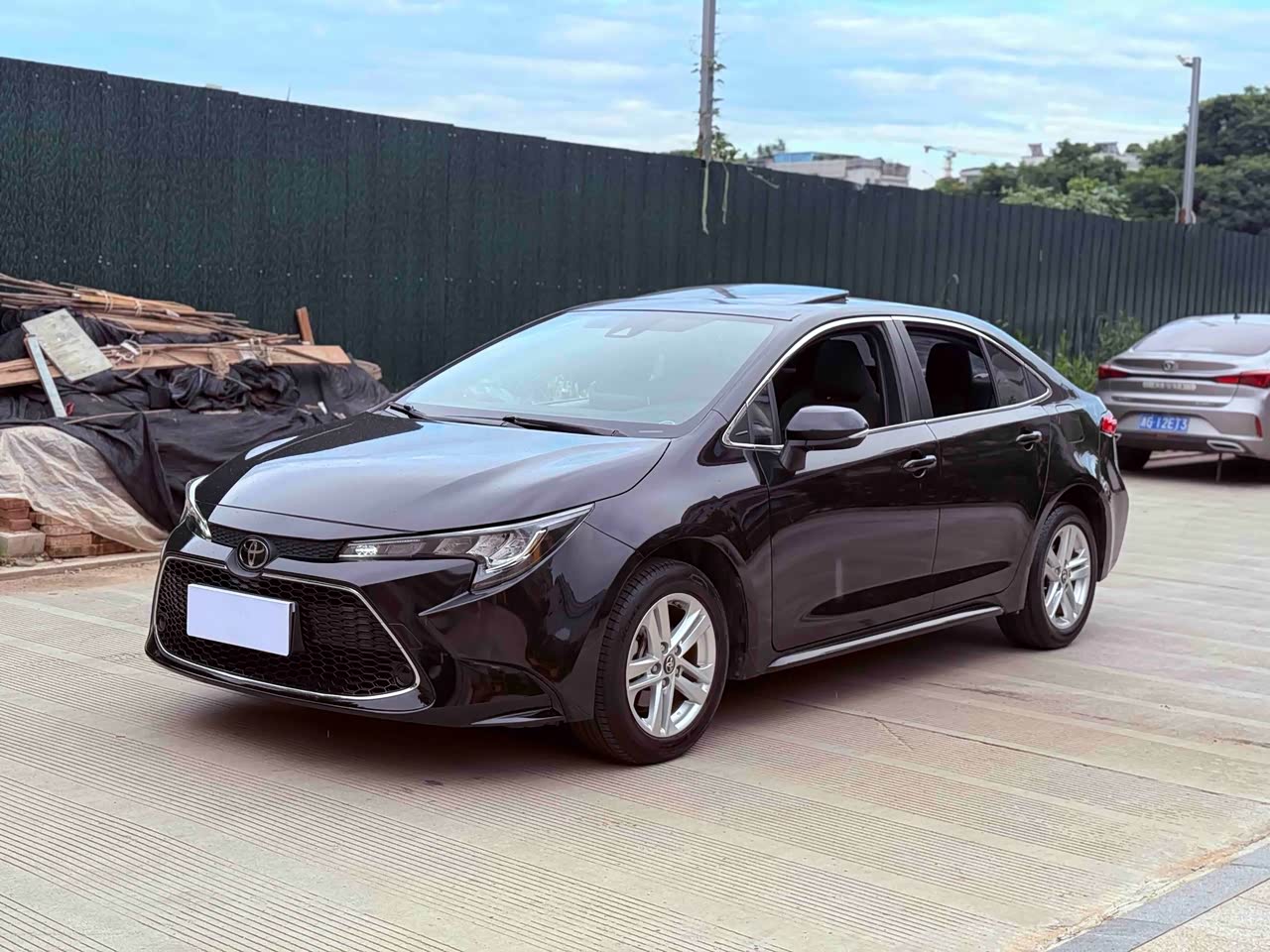 Levin 2021 185T CVT Luxury