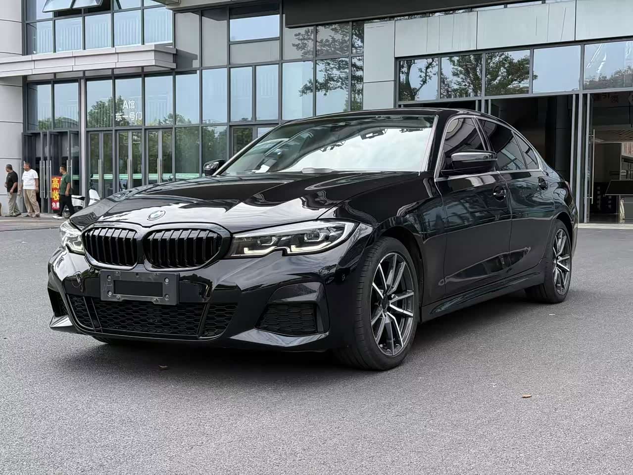 3 Series 2022 325Li M Sport Package