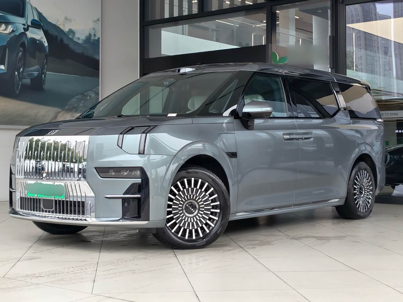 009 2024 7-Seater AWD 108kWh
