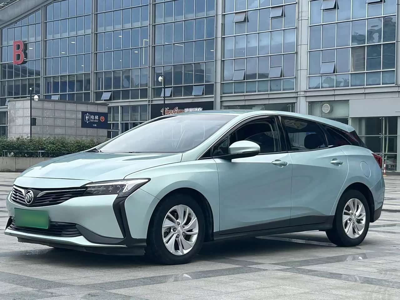 6 2022 PHEV Fashion