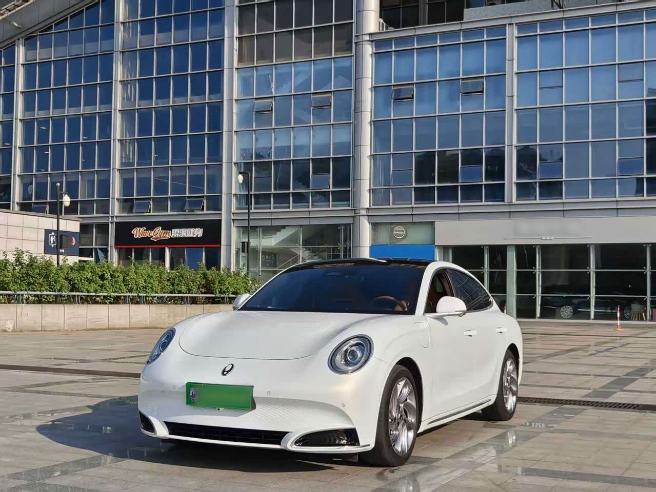 2022 555km Premium