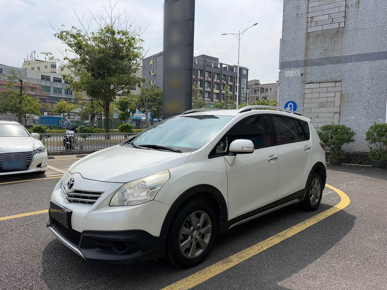 2015 180E CVT Crossover
