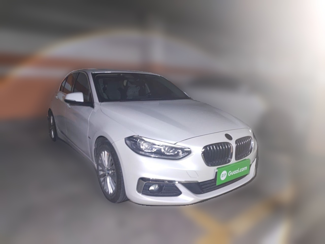 1 Series 2017 118i Design Package photo 3