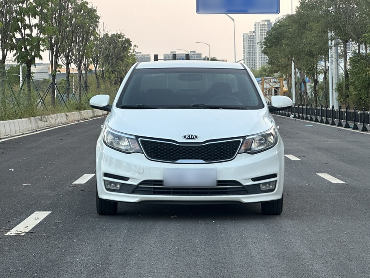 K2 2015 Sedan 1.4L AT GLS photo 3