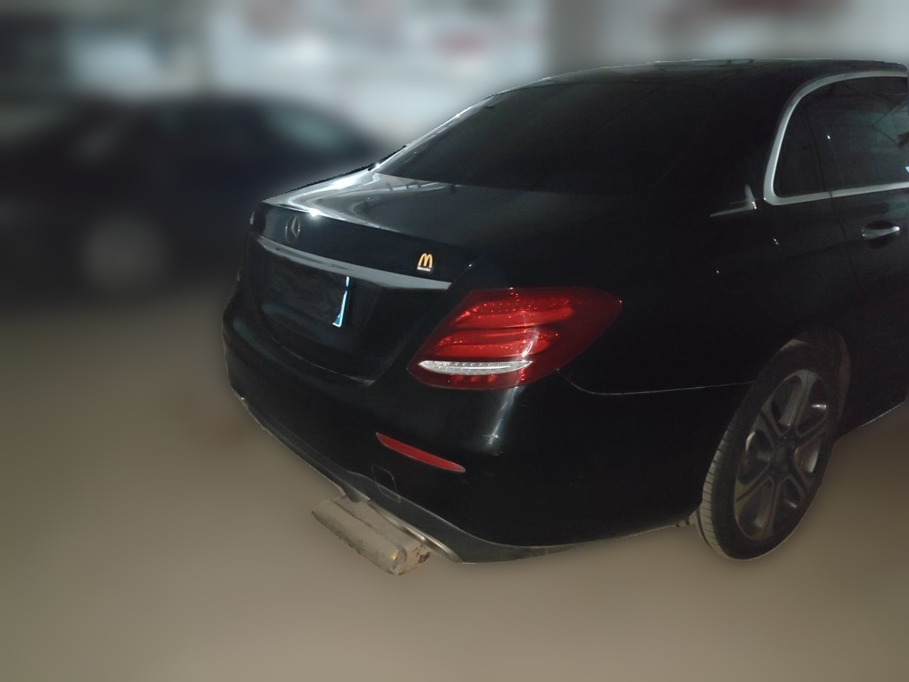 E-Class 2016 E 300 L Sport Luxury photo 5