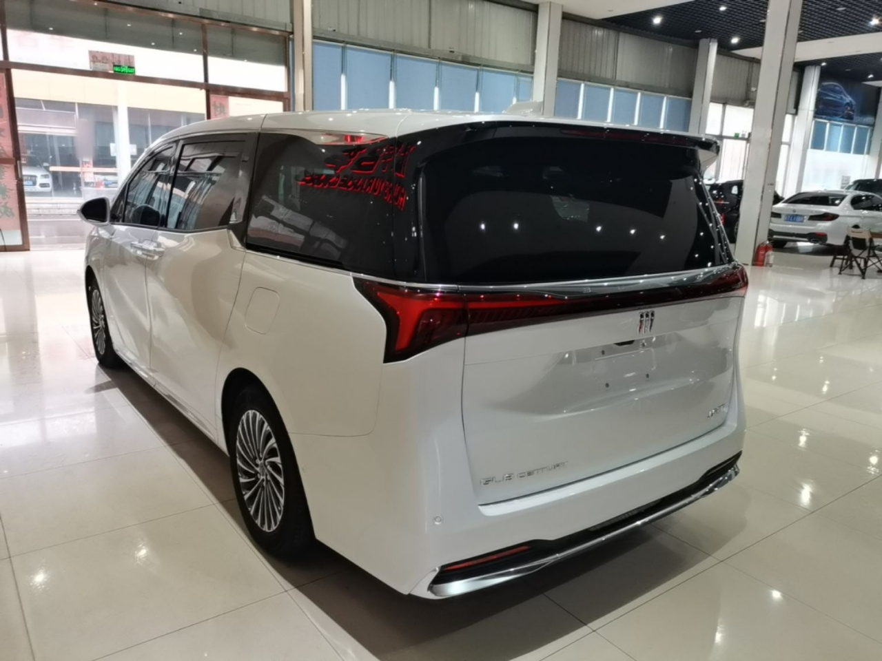 2023 2.0T 7-Seater photo 4