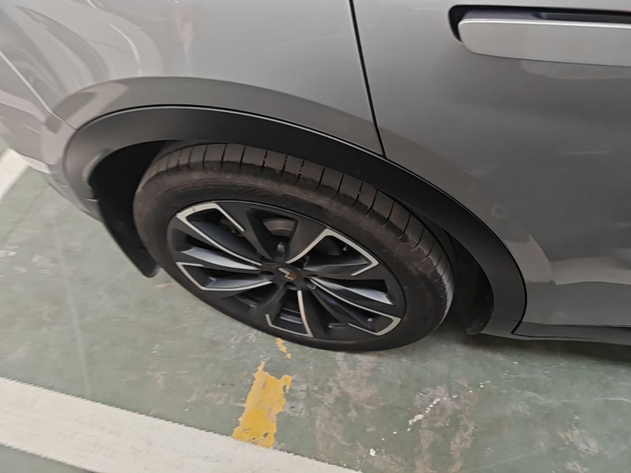 L60 2024 60kWh RWD photo 4