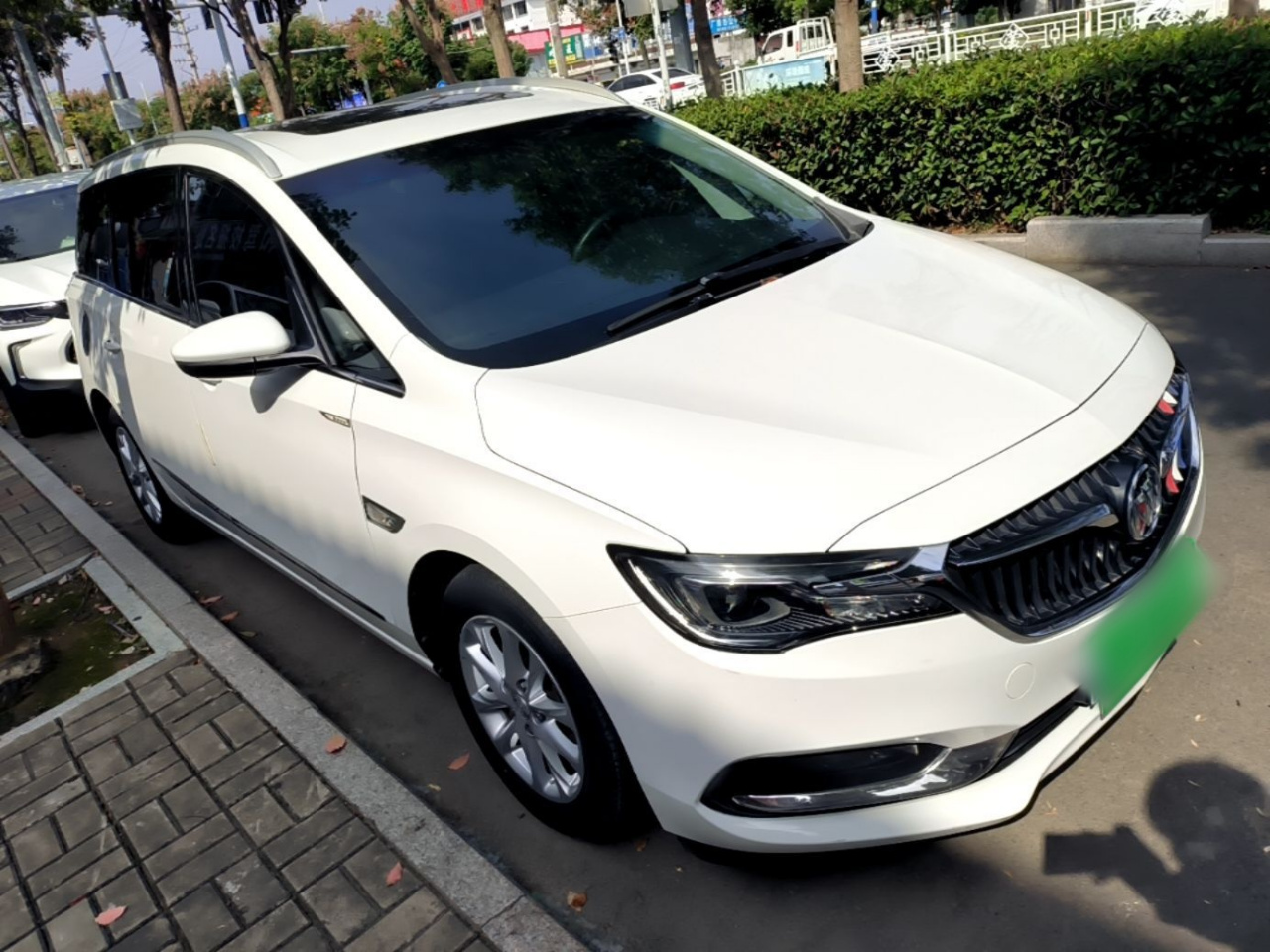 GL6 2018 18T 6-Seater Elite photo 3
